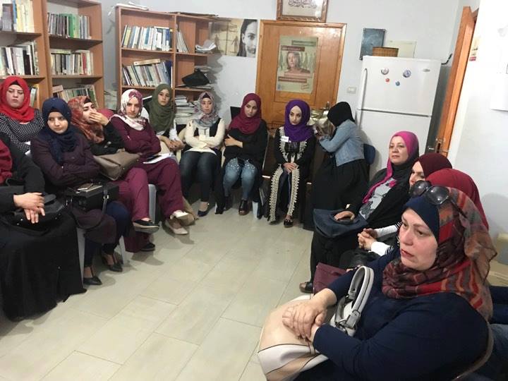 جمعية المرأة العاملة تنفذ ورشة عمل بعنوان " الخدمات النفسية والاجتماعية "
